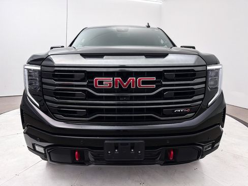 Used 2024 GMC Sierra 1500 AT4 w/ Technology Package AWD/4WD image 13
