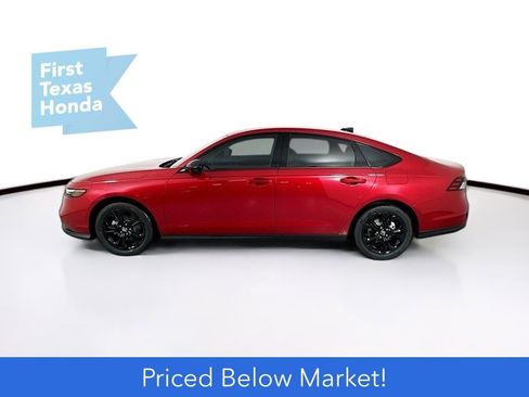 Certified 2025 Honda Accord SE image 4