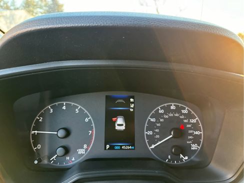 Used 2023 Toyota Corolla Cross L image 12