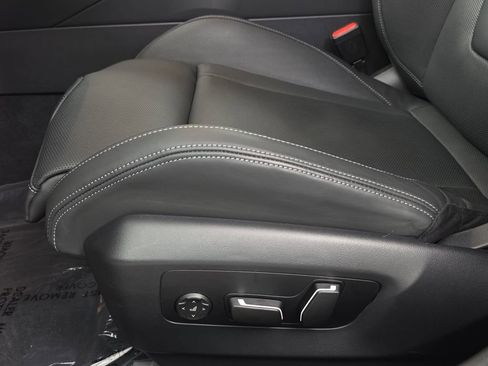 Used 2026 BMW M5 w/ Executive Package AWD/4WD image 31