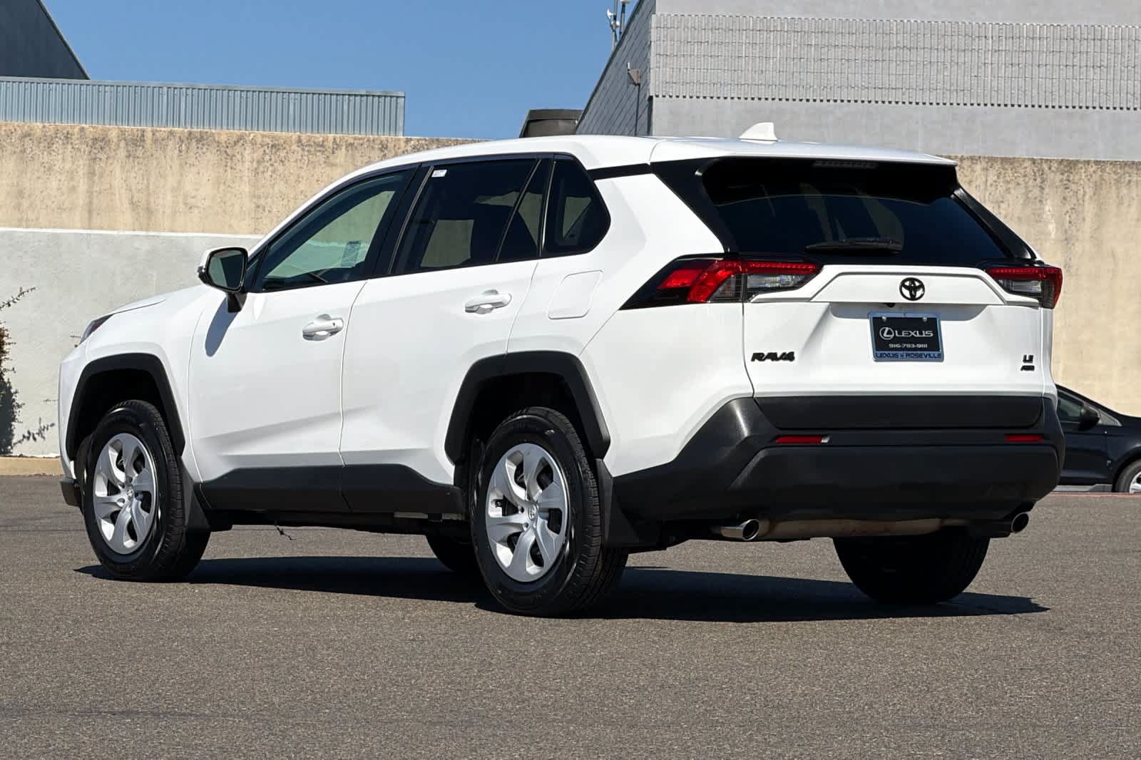 Used 2025 Toyota RAV4 LE AWD/4WD image 7