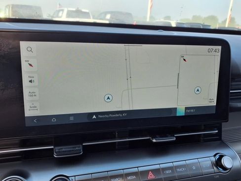 Used 2024 Hyundai Kona Limited image 10