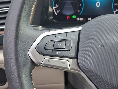 Used 2024 Volkswagen Atlas SE image 23