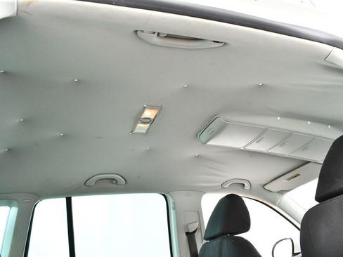 Used 2009 Volkswagen Tiguan SE image 18