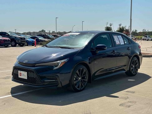 Used 2024 Toyota Corolla SE w/ SE Premium Package FWD image 7