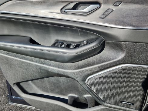 Used 2023 Jeep Grand Cherokee Overland w/ Adv Protech Group III image 8