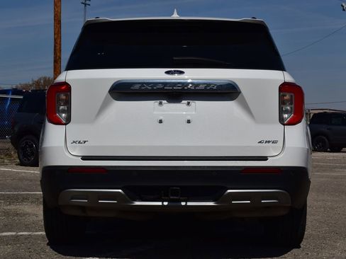 Used 2023 Ford Explorer XLT w/ Equipment Group 202A image 6