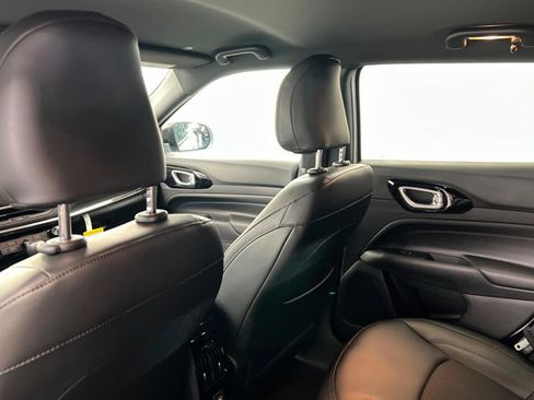 New 2026 Jeep Compass Latitude image 19