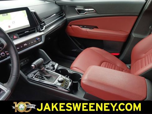 Used 2025 Kia Sportage SX image 26