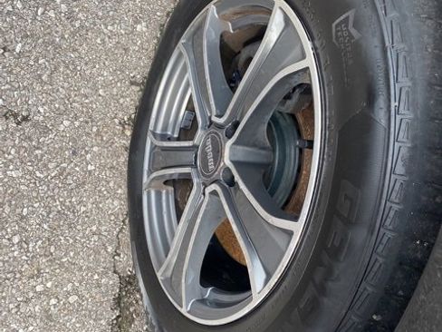 Used 2014 Toyota Sienna SE image 30