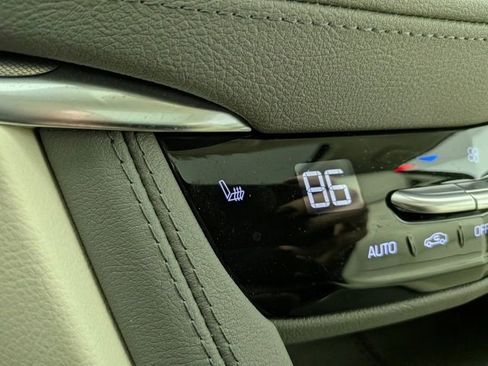 Used 2023 Cadillac XT5 Premium Luxury image 9