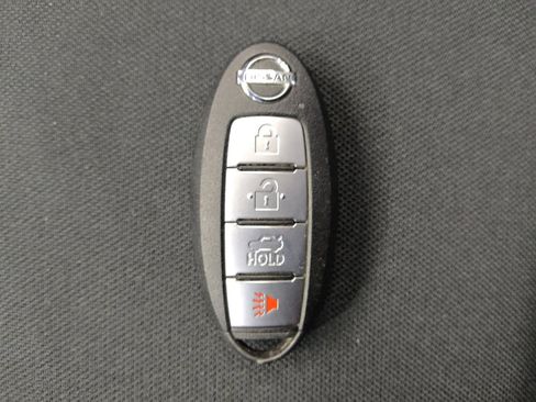 Used 2021 Nissan Versa S FWD image 32