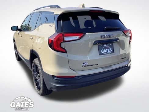 Used 2023 GMC Terrain SLT w/ Infotainment Package II AWD/4WD image 9