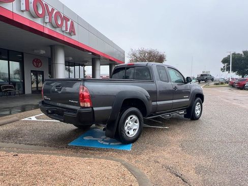 Used 2015 Toyota Tacoma PreRunner image 5