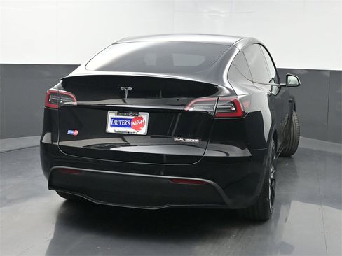 Used 2022 Tesla Model Y Performance image 38