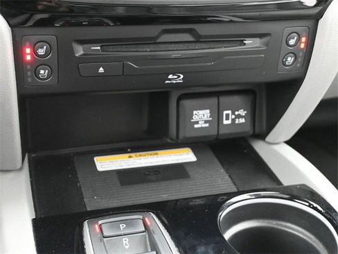 Used 2022 Honda Pilot Elite image 36