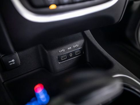 Used 2020 Dodge Durango SXT image 32