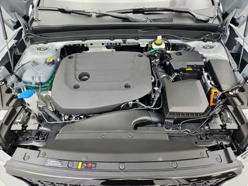 New 2026 Volvo XC40 B4 Plus w/ Climate Package image 32