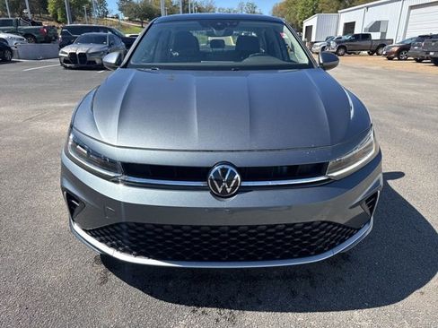 Used 2025 Volkswagen Jetta SE image 8