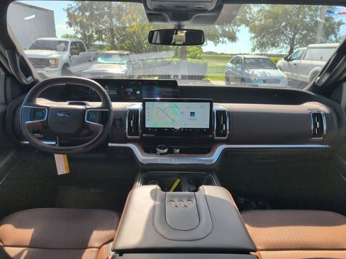 Certified 2025 Ford Expedition King Ranch image 8