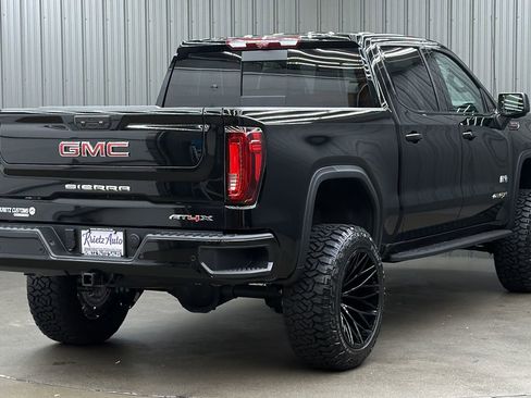 Used 2025 GMC Sierra 1500 AT4X image 5