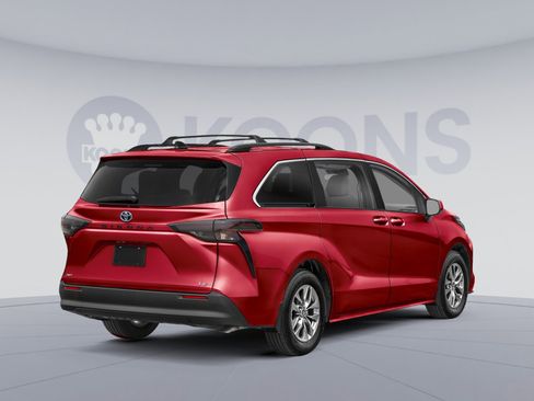 New 2026 Toyota Sienna LE image 2
