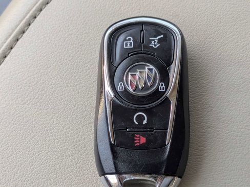 Used 2020 Buick Enclave Essence FWD image 37