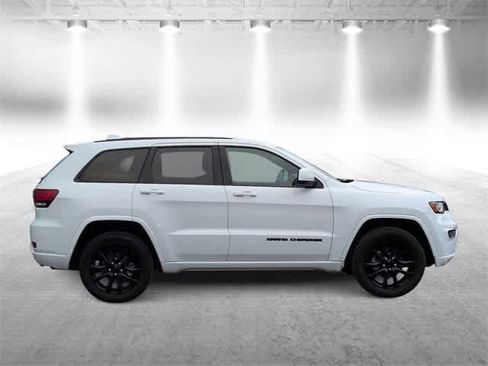 Used 2020 Jeep Grand Cherokee Altitude image 9