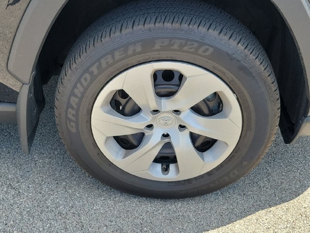 Used 2025 Toyota RAV4 LE AWD/4WD image 8