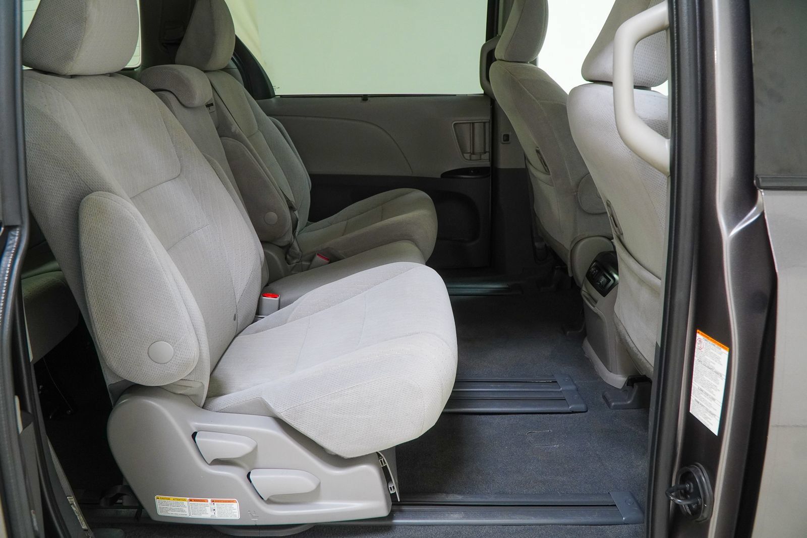 Used 2020 Toyota Sienna LE FWD image 44