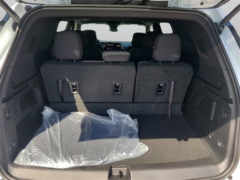 New 2026 Chevrolet Traverse LT image 9
