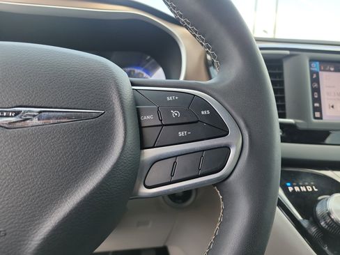 Used 2023 Chrysler Voyager LX FWD image 20
