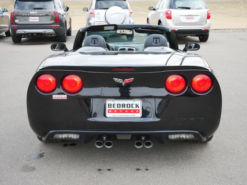 Used 2006 Chevrolet Corvette Convertible w/ Preferred Equipment Group image 12