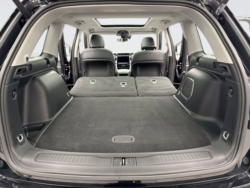 Used 2023 Jeep Grand Cherokee Limited w/ Luxury Tech Group II image 25