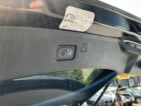 Used 2019 Ford Edge Titanium w/ Equipment Group 301A AWD/4WD image 27
