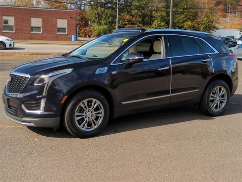 Used 2021 Cadillac XT5 Premium Luxury image 2