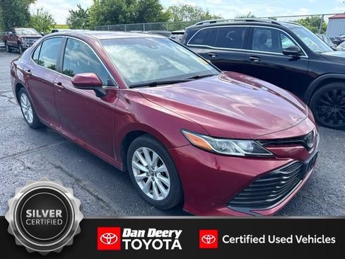 Certified 2018 Toyota Camry LE FWD image 1