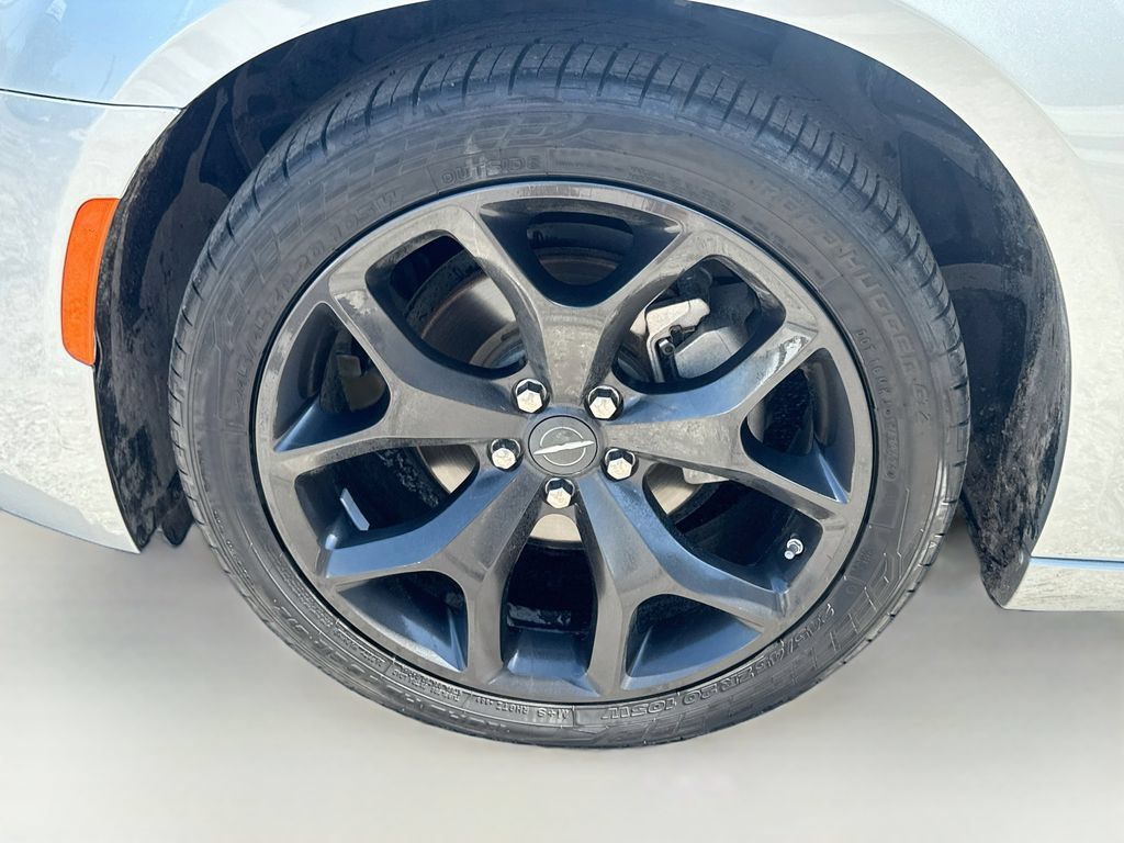 Used 2022 Chrysler 300 S w/ Comfort Group RWD image 33