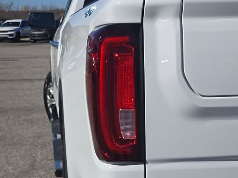 Used 2023 GMC Sierra 1500 SLT w/ SLT Convenience Package image 13