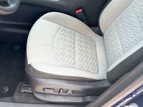 Used 2023 Chevrolet Equinox LS FWD image 21