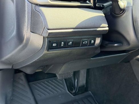 Used 2025 Toyota Camry LE image 19