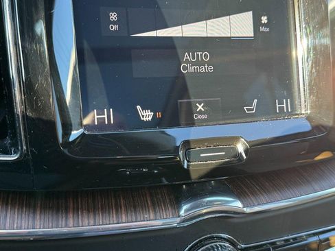 Used 2020 Volvo XC60 T5 Inscription w/ Protection Package image 22