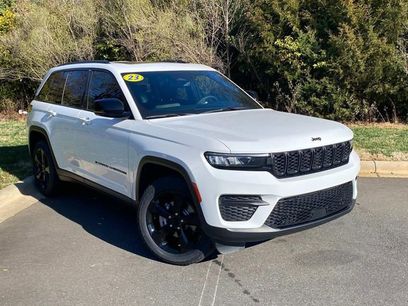 Used 2023 Jeep Grand Cherokee Altitude