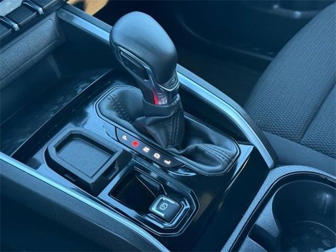 Certified 2024 Chevrolet Colorado LT w/ LT Convenience Package image 19