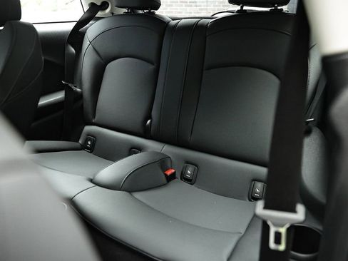 Used 2024 MINI Cooper 2-Door Hardtop FWD image 24