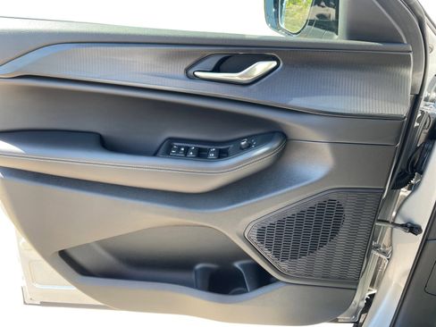 Used 2025 Jeep Grand Cherokee L Altitude image 21