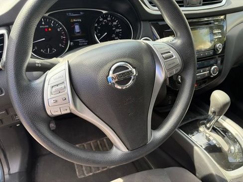 Used 2016 Nissan Rogue SV AWD/4WD image 17