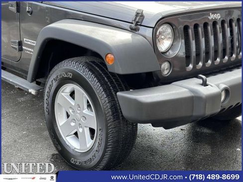 Used 2018 Jeep Wrangler Unlimited Sport S image 11