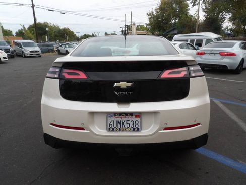 Used 2012 Chevrolet Volt Premium w/ Premium Trim Package FWD image 10