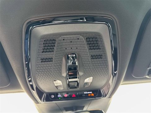 New 2025 Cadillac Lyriq Luxury image 17